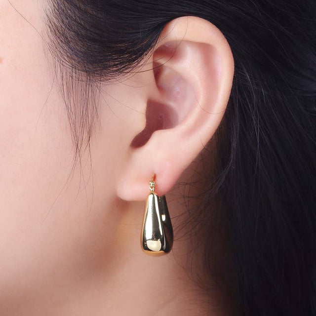 Chubby Boxy U-Shaped Latch Earrings