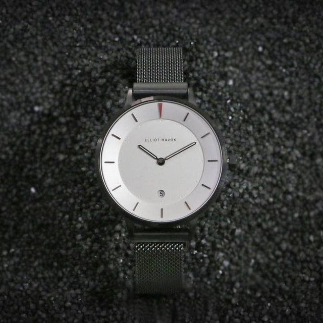 Piano Black Minimalist Mesh - 38mm