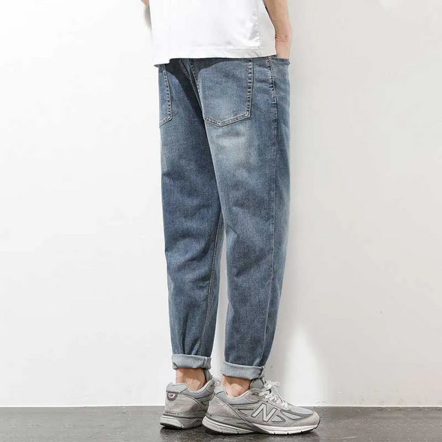 Basic Straight Jeans