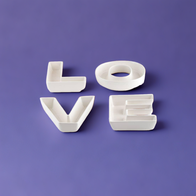 "LOVE" Plates Set